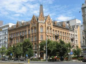 Kamienica przy Marszałkowskiej 72.