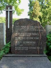 Grób Antoniny Leśniewskiej na Starych Powązkach.