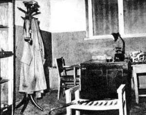 Pokój przesłuchań w siedzibie Gestapo.