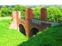 Most ufundowany przez marszałka.