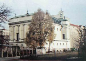  Kościół konsekrowano 5 czerwca 1995 roku dokładnie o 18.30, Źródło: "Parafia na Sadach"