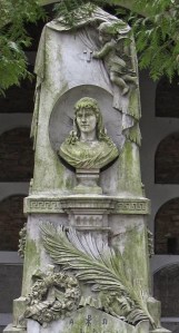 Nagrobek Wisnowskiej na Cmentarzu Powązkowskim