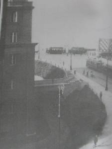 Do umocnionego "Domu Schichta" można było dostać się tylko przez jedno wejście od strony Nowego Zjazdu.