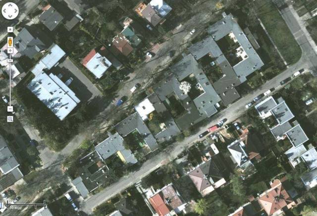 Eksperymentalna kolonia atrialnych domów architektów w Warszawie - widok z goo(ry)gle maps.