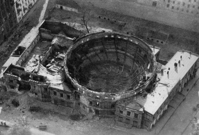 Ruiny cyrku we wrześniu 1939.