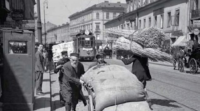 Ulica Nalewki w latach trzydziestych XX wieku.