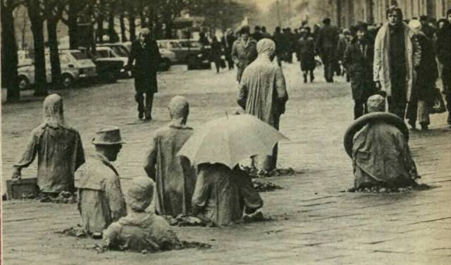 Ulica Marszałkowska przy Mazowieckiej.