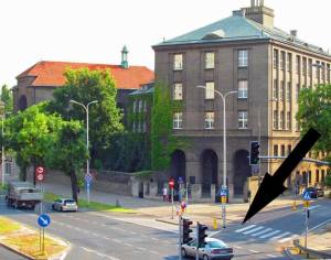 Skrzyżowanie ulic Nowosieleckiej i Czerniakowskiej.