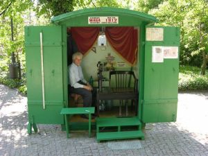 Waga w Parku Ujazdowskim.