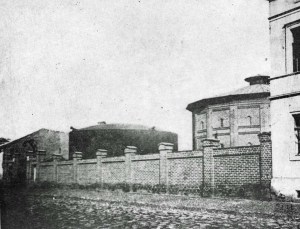 Gazownia od strony ulicy Ludnej. Zdjęcie opublikowane w książce profesora Marka Kwiatkowskiego ""Niechaj twych ulic wiatr mnie owionie... "