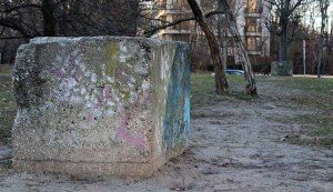 Kto kojarzy szary blok betonu z jednym z najwspanialszych pałaców Warszawy.