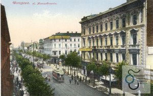 Skrzyżowanie, znane każdemu mieszkańcowi Warszawy. Większość wycieczek spoza stolicy również nie omija tego miejsca. A jednak na prezentowanej pocztówce trudno je rozpoznać. To skrzyżowanie ulicy Marszałkowskiej i Alej Jerozolimskich. 