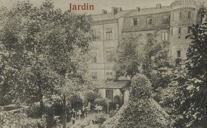 Ogród na tyłach hotelu "Victoria".