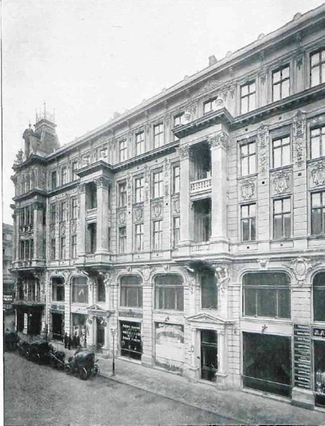 Widok od ulicy Wierzbowej.